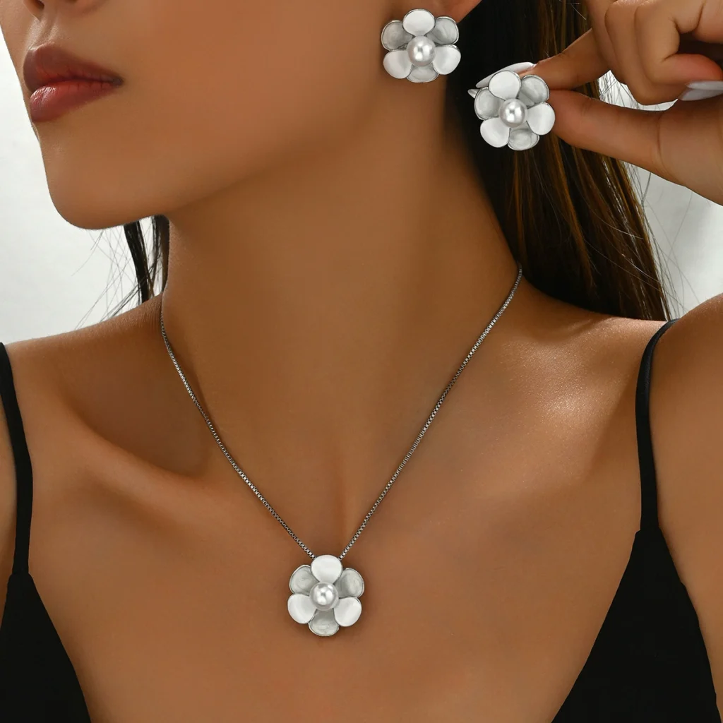 European Women'S Flower Earring & Necklace Set Inlaid Pearl Designer Elegant Necklace Earring & Necklace Set Flower