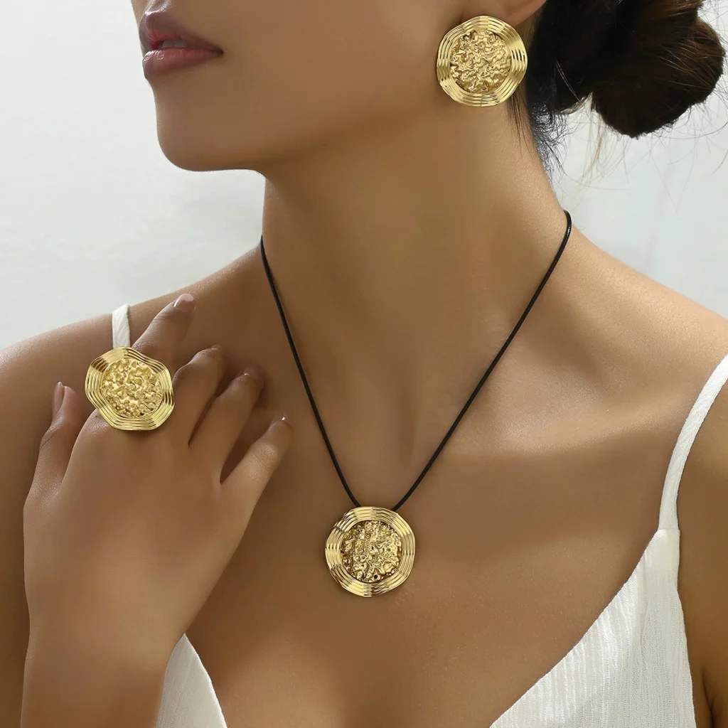 Gold Alloy Necklace & Earring Set Long Women'S Necklace Stud Earrings Alloy Earring & Necklace Set