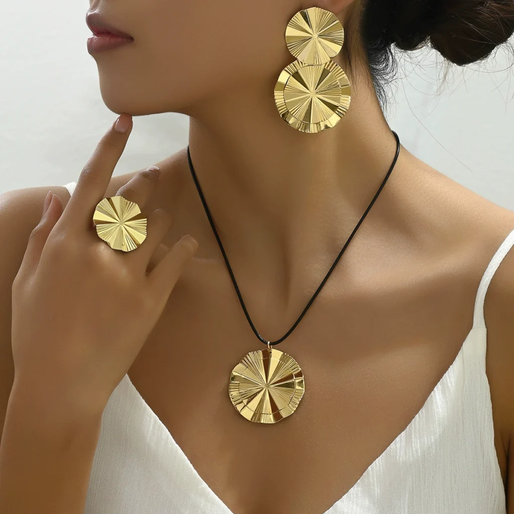 European Women'S Earring & Necklace Set Stud Earrings Minimalist Women'S Ring Alloy Earring & Necklace Set +