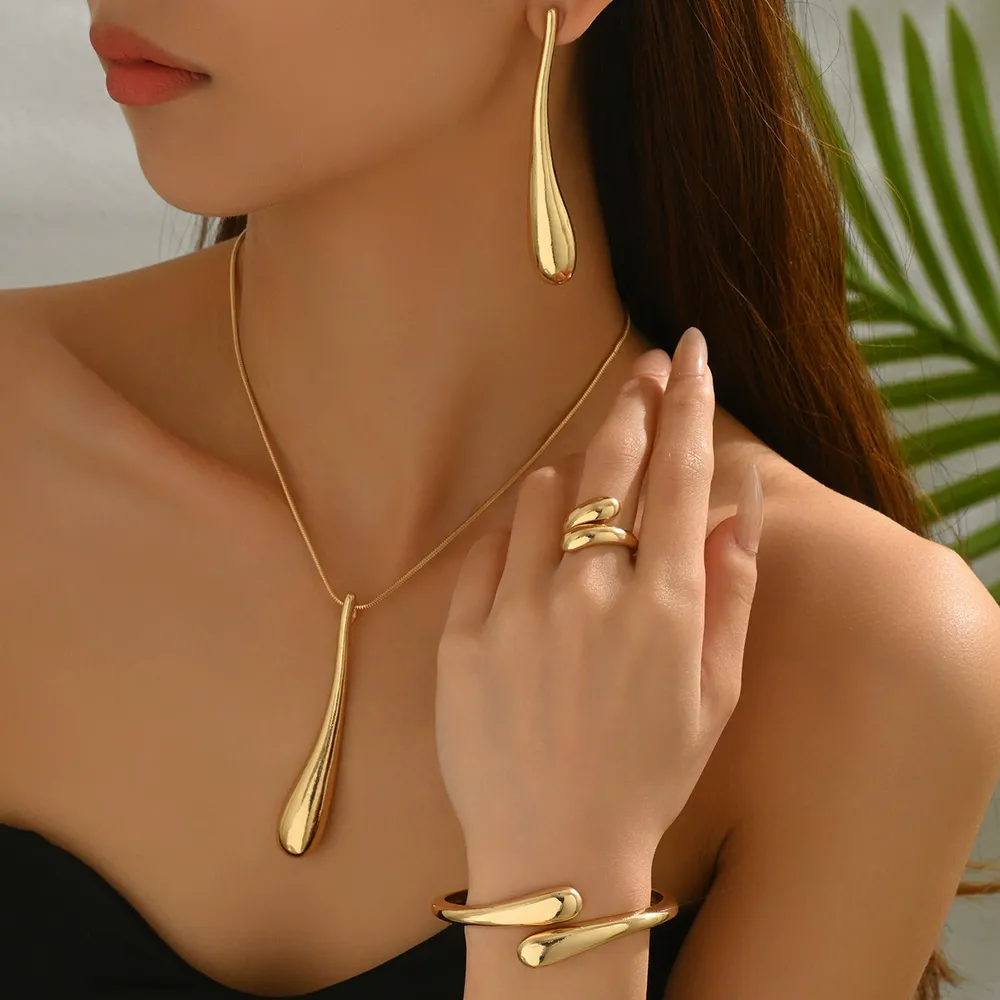 European Women'S Jewelry Necklace Set Geometric Polished Bangle Ring Elegant Earrings Jewelry Set Top
