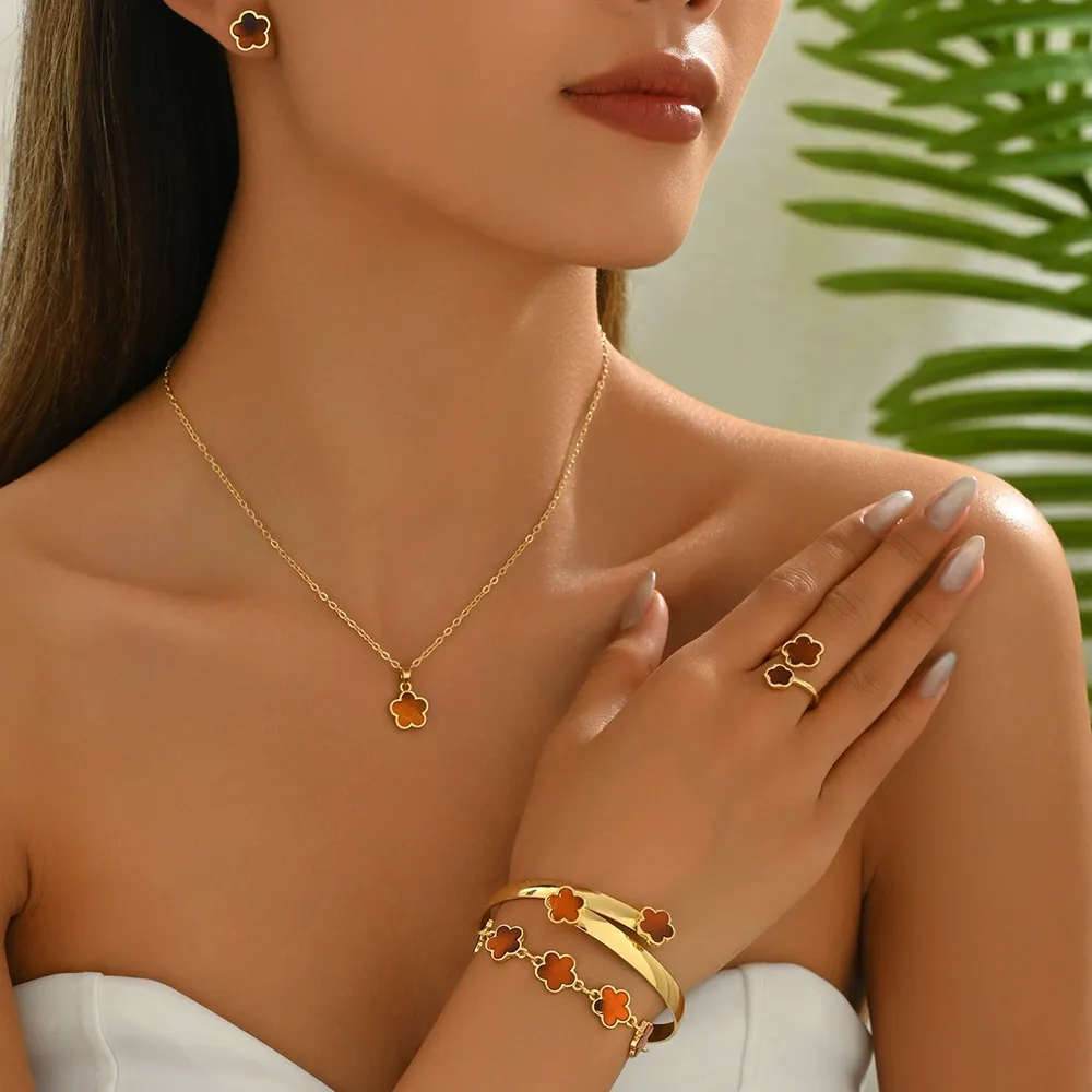 European Women'S Necklace Jewelry Designer Flower Earrings Bracelet Ring Set