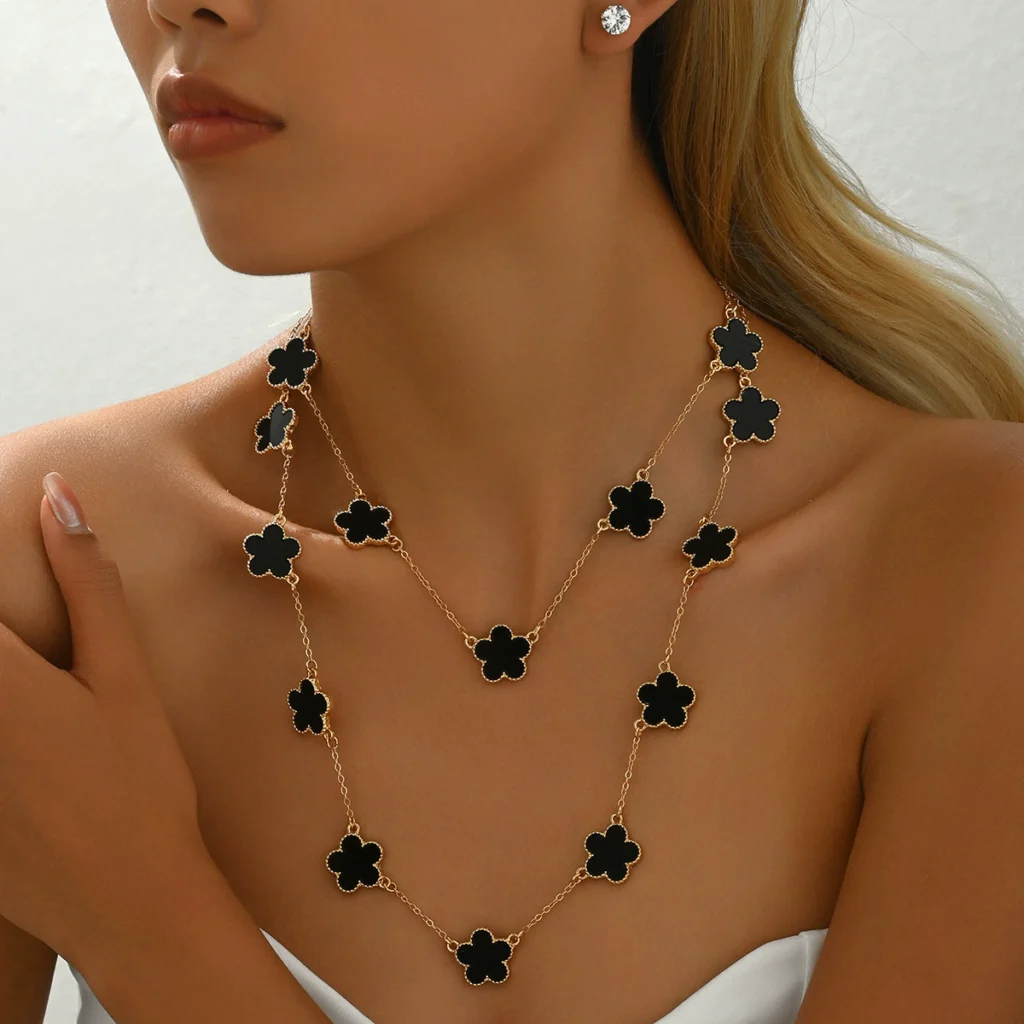 Korean Designer Women'S Necklace Jewelry Set Flower Elegant Choker Stud Earrings Alloy Gold Plated Inlaid