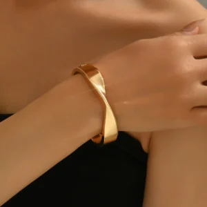 European Women'S Bangle Geometric Designer Polished Gold Bangle Elegant +