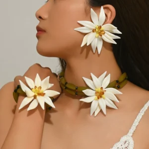 Vintage European Women'S Necklace Set Flower Woven Earrings Bracelet Designer Jewelry Set Top
