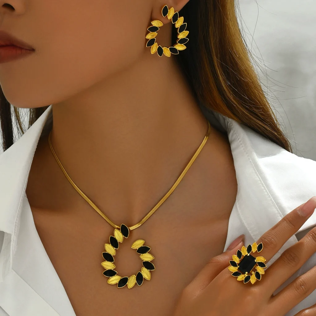 Fresh Jewelry Set Designer Enamel Necklace Earrings Jewelry Ring Earring & Necklace Set +