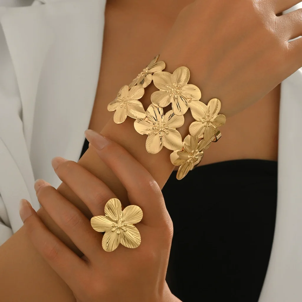 European Bangle Designer Gold Flower Open Ring Elegant Alloy +