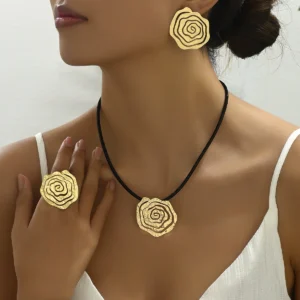 个性ins女士戒指耳环套装百搭玫瑰花朵小众设计长款项链女批发合金耳饰+项饰+手饰