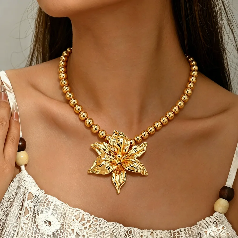 Vintage European Jewelry Geometric Beaded Elegant Necklace Choker Alloy