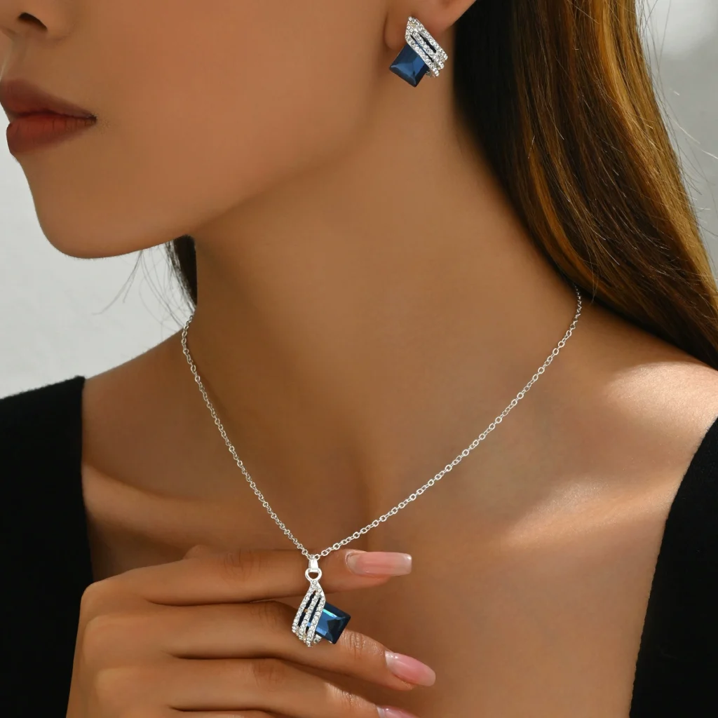 Korean Geometric Inlaid Crystal Women'S Necklace Set Designer Cz Stud Earrings Jewelry Necklace