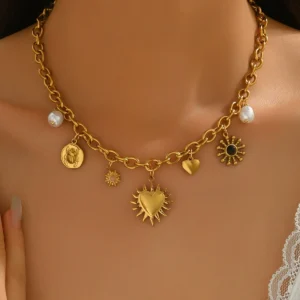 European Women'S Necklace Designer Heart Inlaid Pearl Pendant Elegant Inlaid Alloy