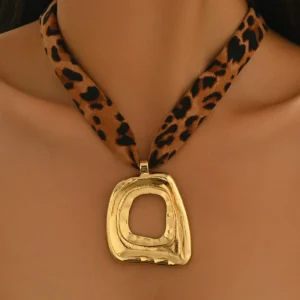 European Jewelry Geometric Necklace Elegant Choker Alloy