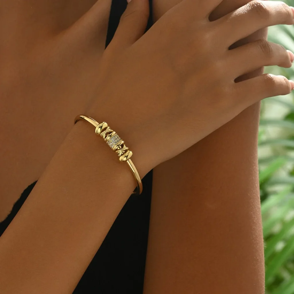 Minimalist Korean Women'S Bangle Inlaid Cz Geometric Designer Elegant Bangle Jewelry Bangle