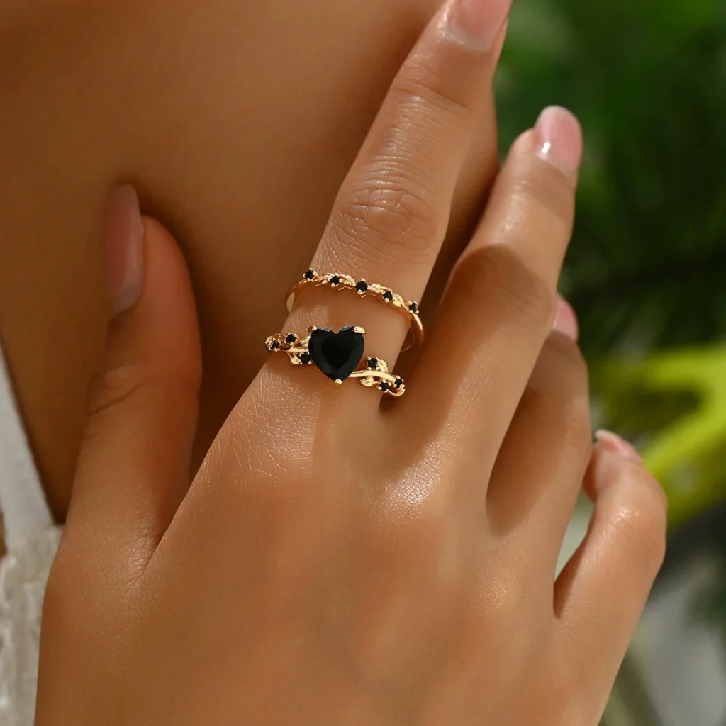 Minimalist Designer Heart Ring Cz Plain Band Ring Elegant Alloy Cz
