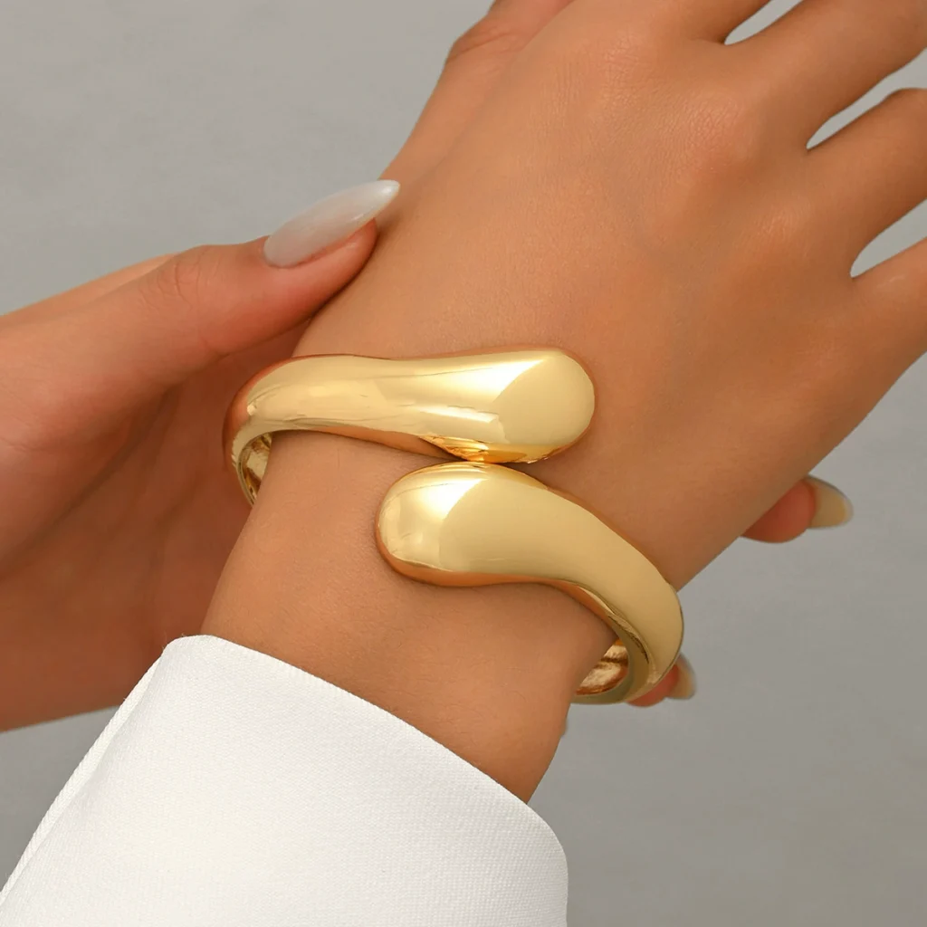 Vintage European Women'S Jewelry Designer Luxury Polished Gold Open Bangle Elegant Bangle