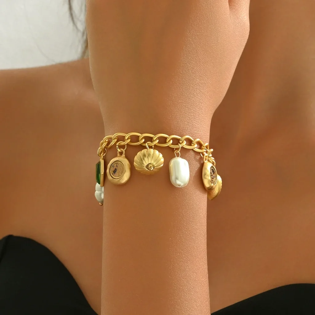 Vintage European Women'S Bangle Geometric Inlaid Cz Heart Bangle European